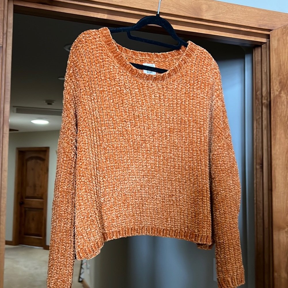Billabong sweater size M
